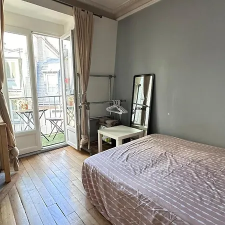 With Balcony - Montmartre Apartament *