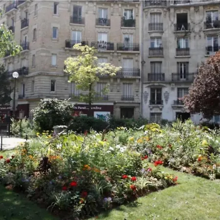 With Balcony - Montmartre Apartament